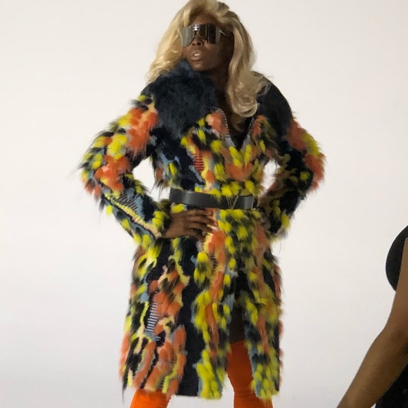 VERSACE fox and leather coat. Size 6 BNWT - Picture 5 of 8